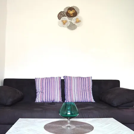 4n Apartment